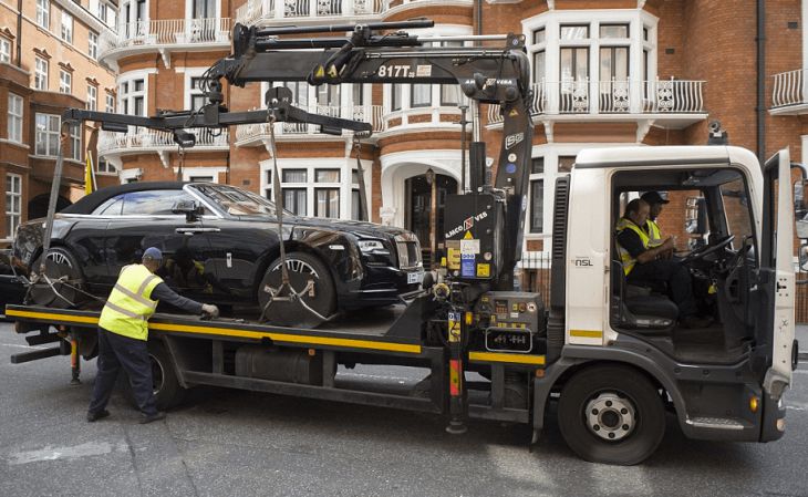 Arab supercars overtake streets of Central London