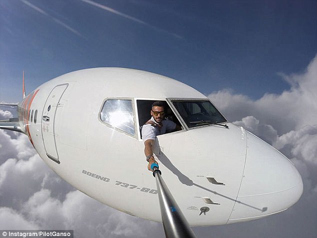 Brazilian pilot that takes crazy selfies