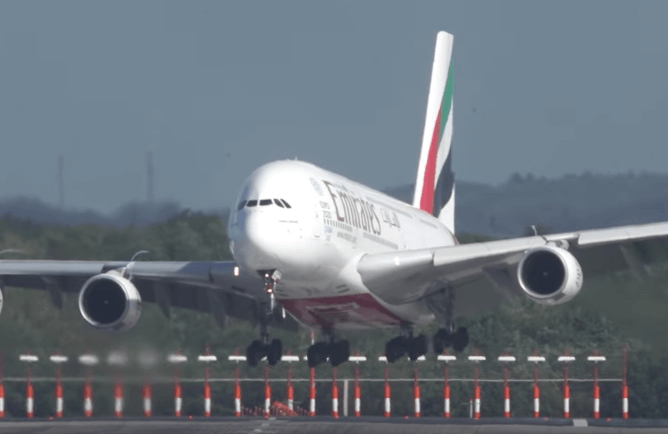 Terrifying landing in Germany crosswinds