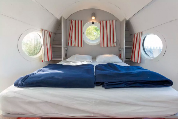 Airplane hotel room available hire