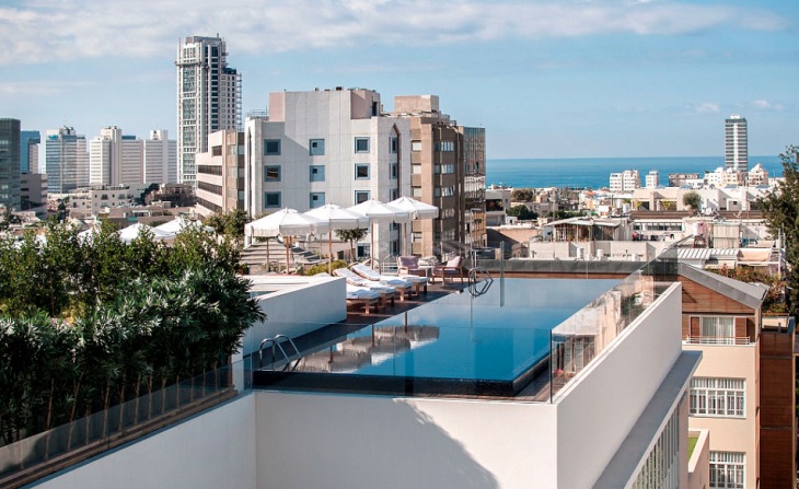 10 best looking hotel pools worldwide