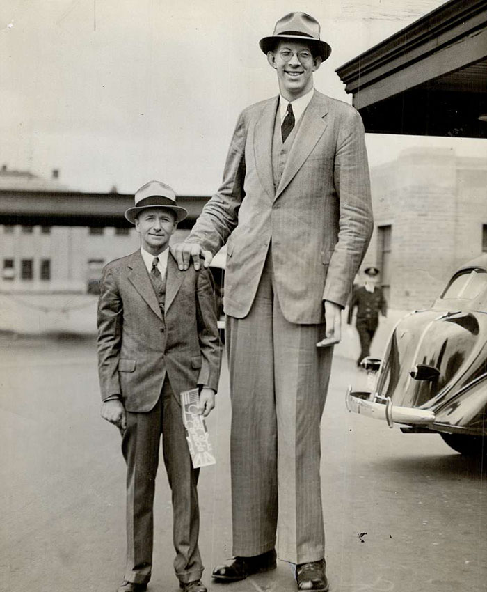 Rare pictures of world's tallest man