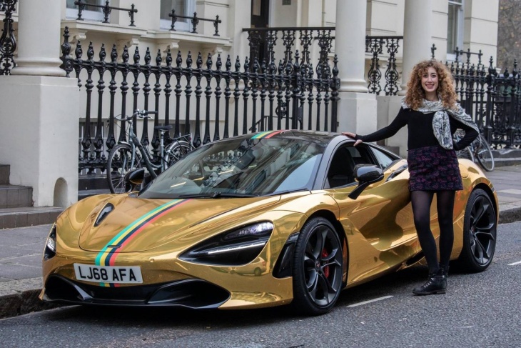 Gold supercars available for Taxi in London