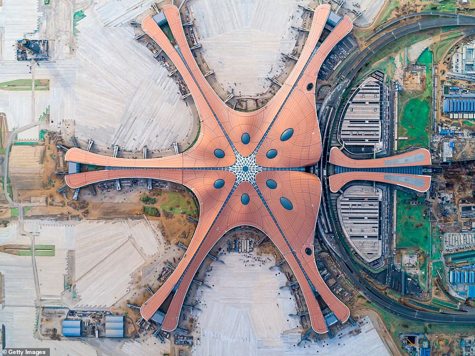 China airport design shaped like a snowflake