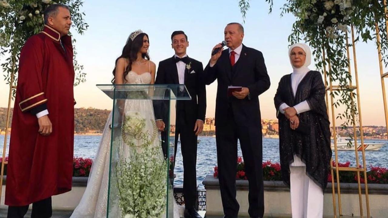 Erdogan the best man at footballer's wedding