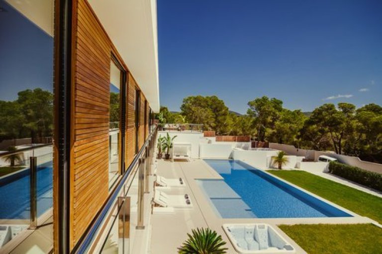 Prince Harry and Meghan's beautiful resort in Ibiza