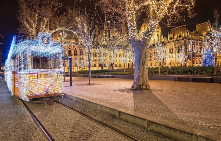 Cities worldwide with the best Christmas decorations