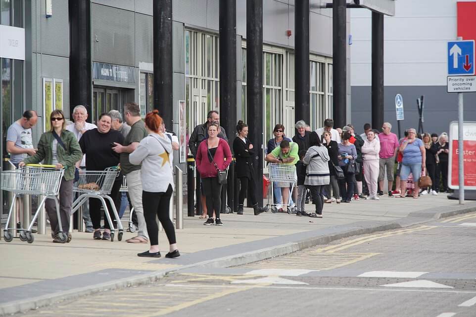 London still not properly following lockdown rules