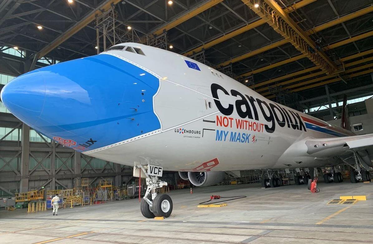 Aviation industry paints mask on airplane campaign