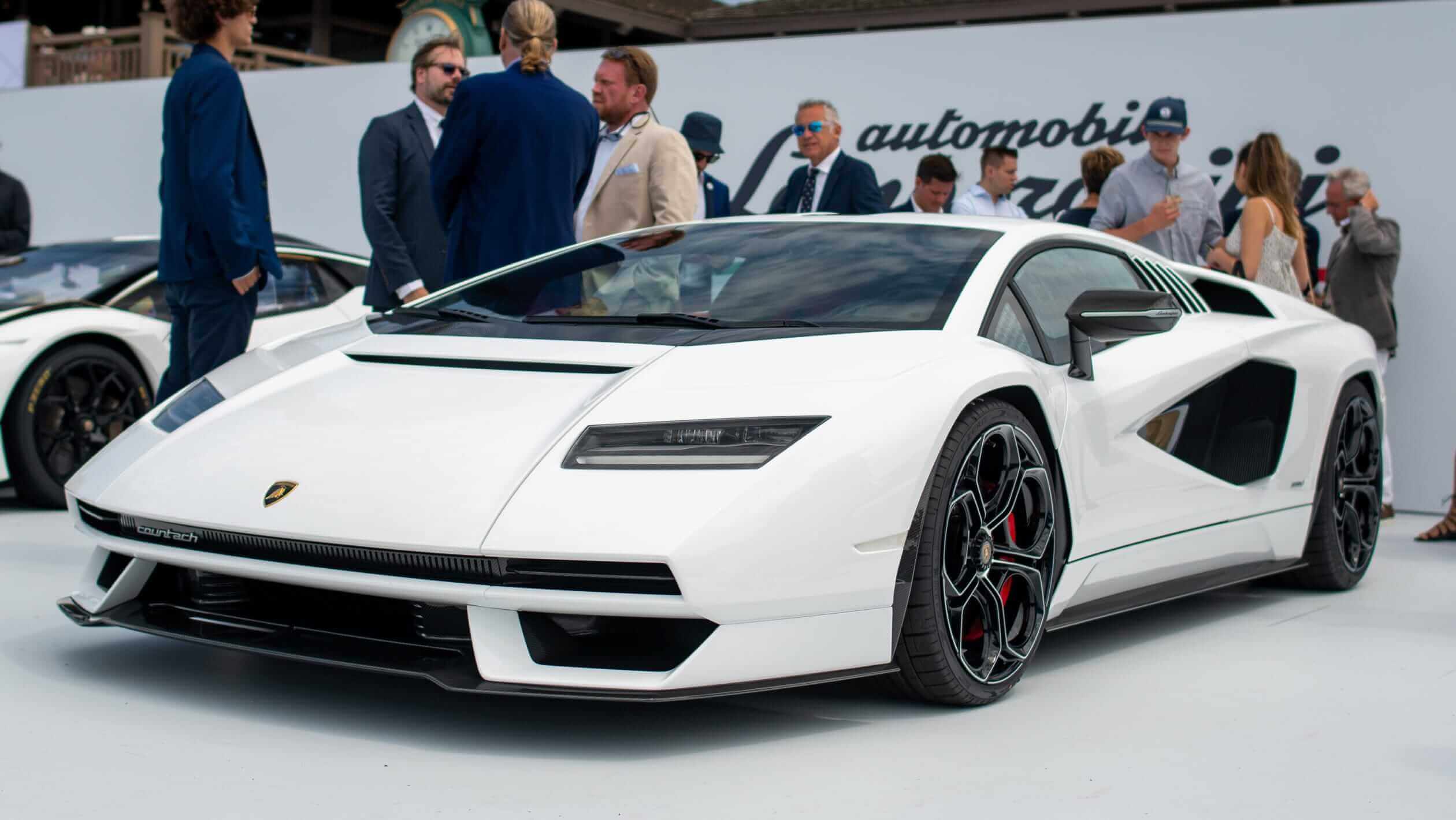 Lamborghini remake classic Countach model for 2022